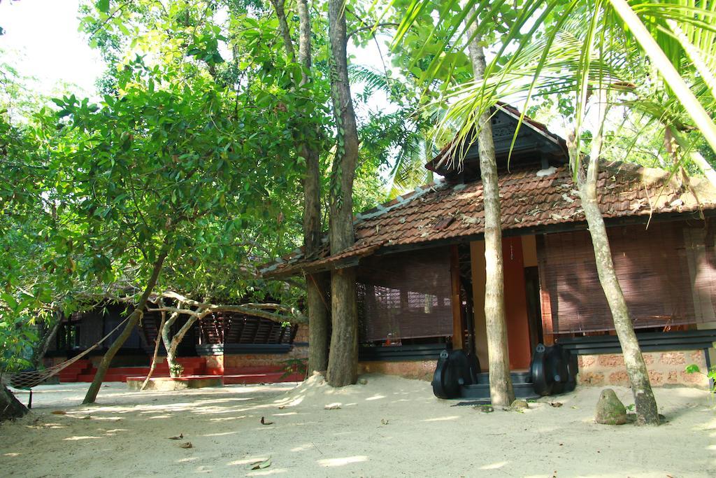 Arakkal Heritage Mararikulam Exterior photo
