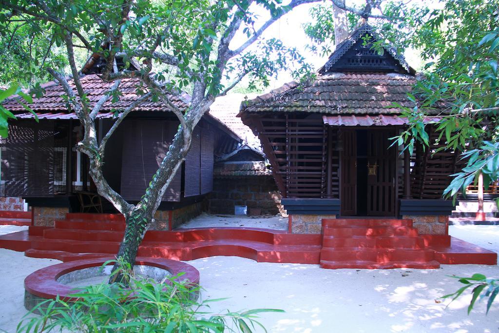 Arakkal Heritage Mararikulam Exterior photo