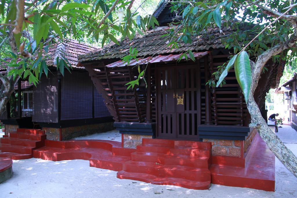 Arakkal Heritage Mararikulam Exterior photo